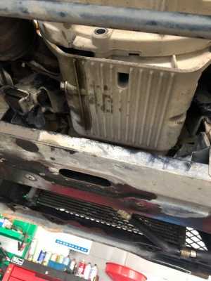 宏光1.5油底壳怎样拆?五菱宏光油底壳怎么拆-图3 宏光1.5油底壳怎样拆?五菱宏光油底壳怎么拆-图3