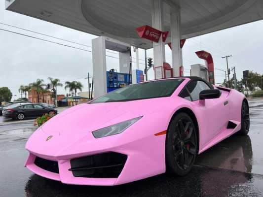 骚粉兰博基尼aventador（兰博基尼粉色价格）