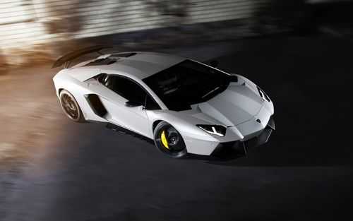 兰博基尼aventador跑雪地(兰博基尼aventador几秒破百)-图3 兰博基尼aventador跑雪地(兰博基尼aventador几秒破百)-图3