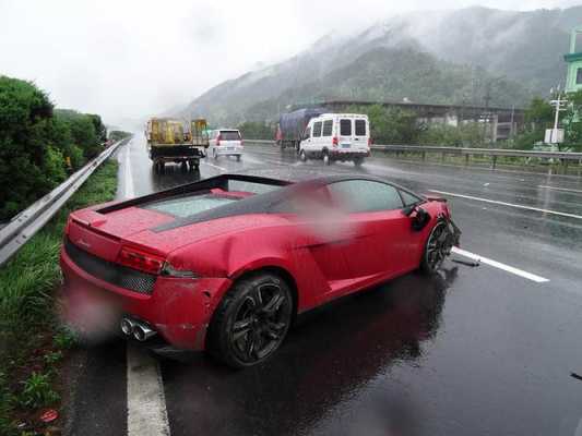 兰博基尼下雨怕吗(兰博基尼下雨天会进水吗)-图3 兰博基尼下雨怕吗(兰博基尼下雨天会进水吗)-图3
