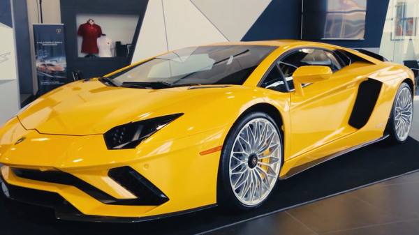兰博基尼aventadorj(兰博基尼aventador几个座位)-图2 兰博基尼aventadorj(兰博基尼aventador几个座位)-图2