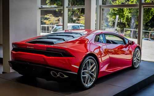 兰博基尼huracan与488（兰博基尼huracan2014）