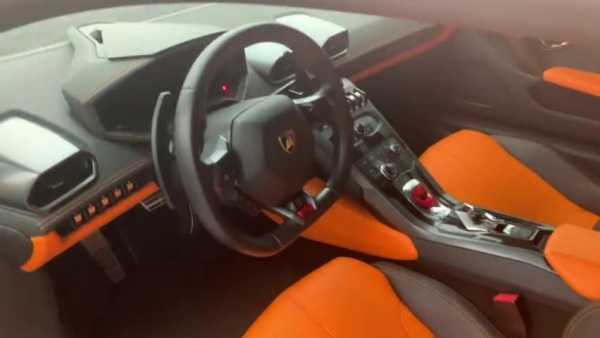 兰博基尼怎么开车(兰博基尼怎样开走)-图1 兰博基尼怎么开车(兰博基尼怎样开走)-图1
