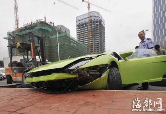 上海兰博基尼车祸现场(上海兰博基尼车祸现场视频)-图2 上海兰博基尼车祸现场(上海兰博基尼车祸现场视频)-图2
