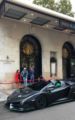 兰博基尼酒店和汽车(兰博基尼酒店和兰博基尼车有什么关系)-图1 兰博基尼酒店和汽车(兰博基尼酒店和兰博基尼车有什么关系)-图1