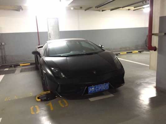 兰博基尼停在车库(兰博基尼停在车库的照片)-图3 兰博基尼停在车库(兰博基尼停在车库的照片)-图3