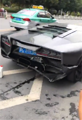丰田撞兰博基尼（撞了兰博基尼得赔多少）