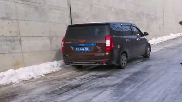 五菱雪地爬坡厉害原因？五菱宏光为何是神车
