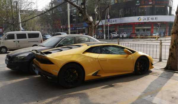13兰博基尼小牛（兰博基尼小牛最便宜多少一辆）
