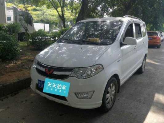 七座二手车推荐2万到4万?三亚五菱宏光二手车-图1 七座二手车推荐2万到4万?三亚五菱宏光二手车-图1