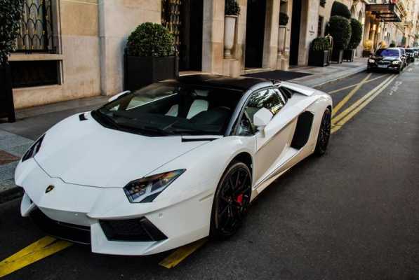 兰博基尼aventador白色(兰博基尼veneno白色)-图3 兰博基尼aventador白色(兰博基尼veneno白色)-图3