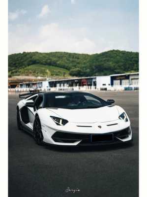 兰博基尼aventador白色（兰博基尼veneno白色）-图1