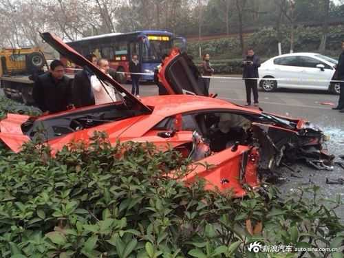 长春兰博基尼被撞(长春兰博基尼大牛)-图2 长春兰博基尼被撞(长春兰博基尼大牛)-图2