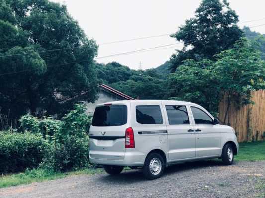 五菱宏光v深度测评？五菱宏光试驾视频