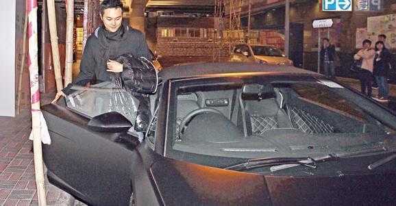 张智霖兰博基尼(张智霖爱买跑车)-图2 张智霖兰博基尼(张智霖爱买跑车)-图2