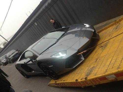 买兰博基尼送拖车(兰博基尼拖车钩在哪里)-图2 买兰博基尼送拖车(兰博基尼拖车钩在哪里)-图2