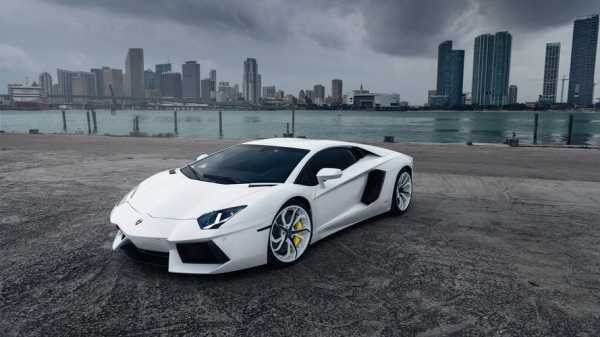 白色的兰博基尼清晰（白色兰博基尼aventador）-图1