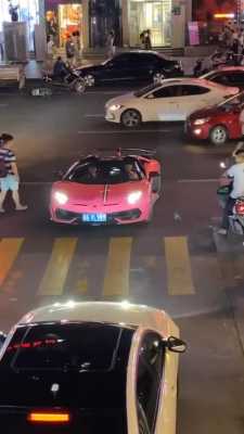 兰博基尼泡妞成功率（你们想开着兰博基尼泡妞吗）