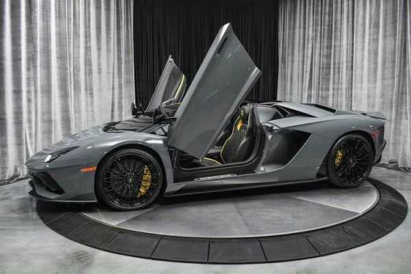 征服者兰博基尼（兰博基尼roadster）