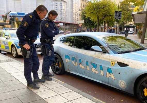 谭警官拦兰博基尼（谭警官开的什么车）