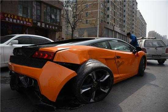 威海兰博基尼撞车(威海兰博基尼大牛)-图3 威海兰博基尼撞车(威海兰博基尼大牛)-图3