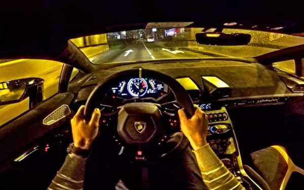 兰博基尼晚上开车图片（兰博基尼夜景图片）