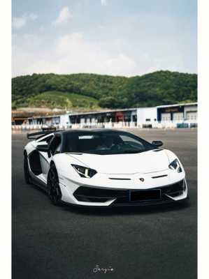 兰博基尼aventador白（兰博基尼跑车白）