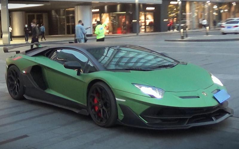 街拍兰博基尼aventador(街拍兰博基尼合集)-图2 街拍兰博基尼aventador(街拍兰博基尼合集)-图2