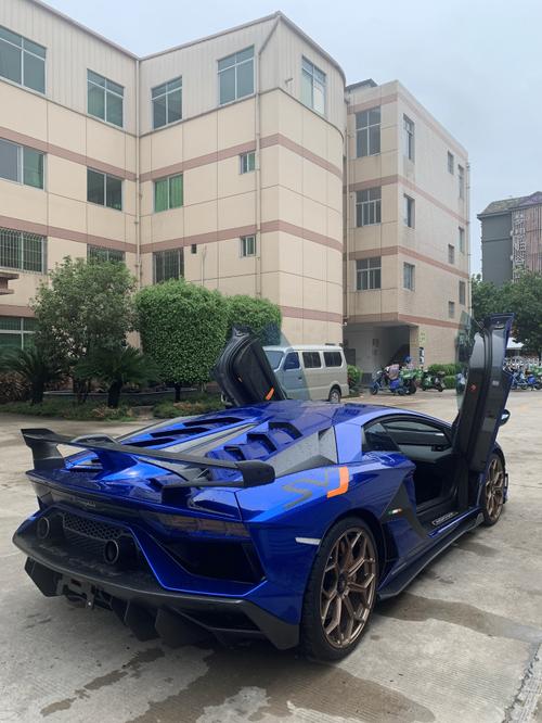 街拍兰博基尼aventador(街拍兰博基尼合集)-图3 街拍兰博基尼aventador(街拍兰博基尼合集)-图3