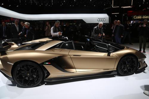 兰博基尼aventador提车价(兰博基尼aventadorsvj落地多少钱)-图3 兰博基尼aventador提车价(兰博基尼aventadorsvj落地多少钱)-图3