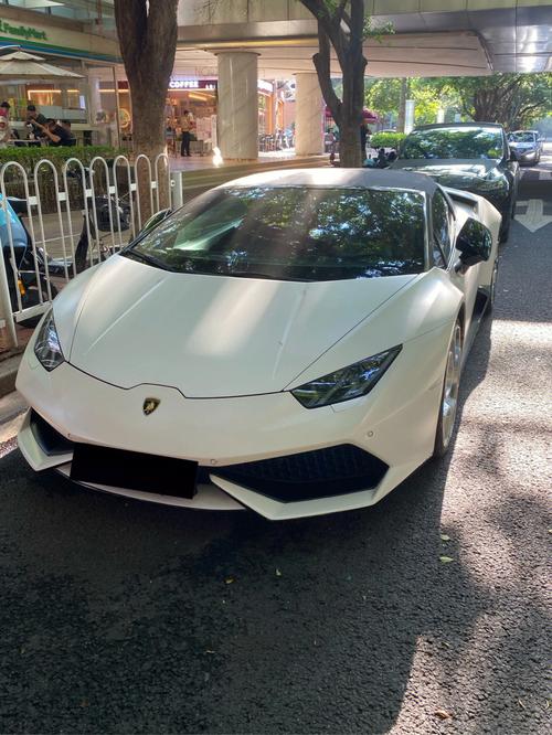 街拍兰博基尼huracan(街拍兰博基尼小牛)-图2 街拍兰博基尼huracan(街拍兰博基尼小牛)-图2