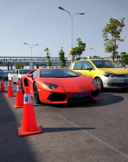 兰博基尼停车不收钱(兰博基尼停车不收钱吗)-图3 兰博基尼停车不收钱(兰博基尼停车不收钱吗)-图3