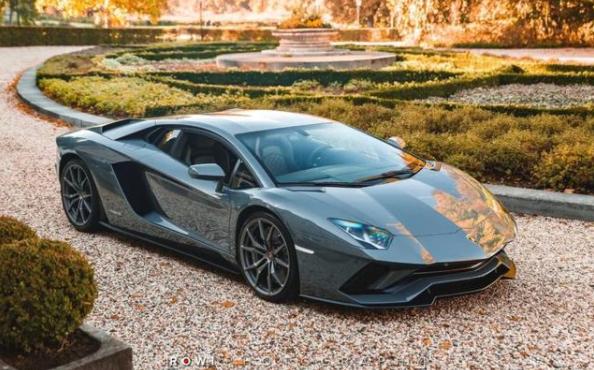 兰博基尼兰博基尼aventador(兰博基尼兰博基尼百年牛)-图3 兰博基尼兰博基尼aventador(兰博基尼兰博基尼百年牛)-图3