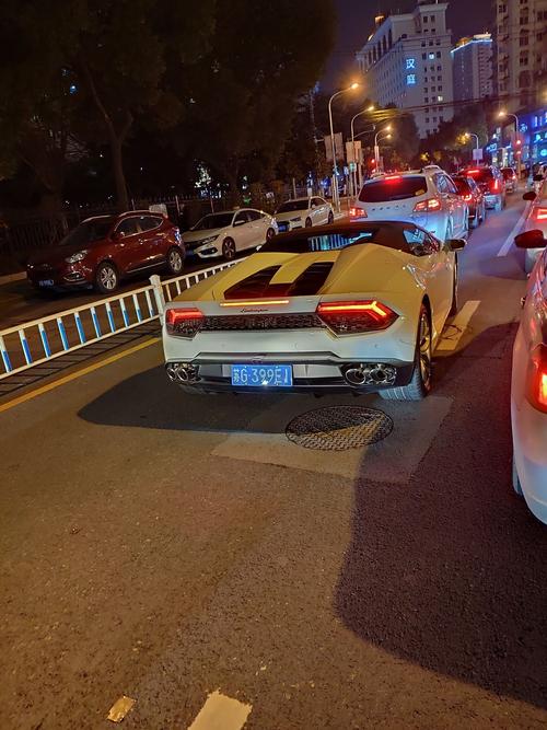 兰博基尼小牛修车(兰博基尼小牛停产了吗)-图2 兰博基尼小牛修车(兰博基尼小牛停产了吗)-图2