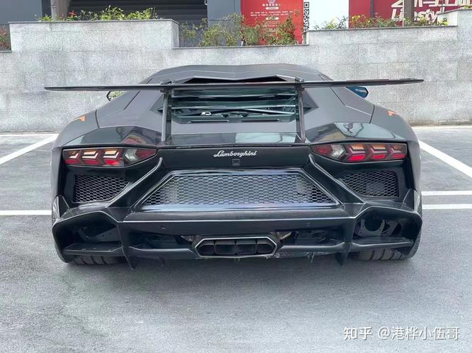 兰博基尼怎么辨认车(兰博基尼怎么区分大牛)-图3 兰博基尼怎么辨认车(兰博基尼怎么区分大牛)-图3