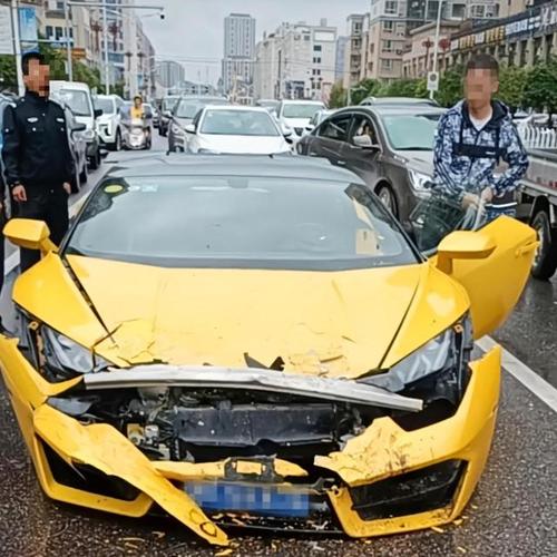 为了拍兰博基尼追尾（兰博基尼被追尾事件）