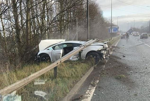 兰博基尼高速飙车翻车(兰博基尼超速车祸)-图2 兰博基尼高速飙车翻车(兰博基尼超速车祸)-图2
