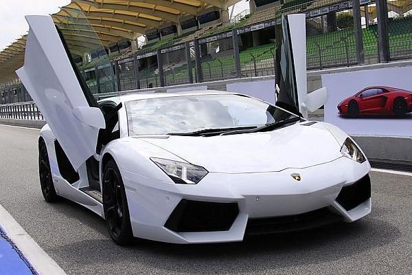 3300万欧元兰博基尼(3300万欧元兰博基尼多少钱)-图2 3300万欧元兰博基尼(3300万欧元兰博基尼多少钱)-图2