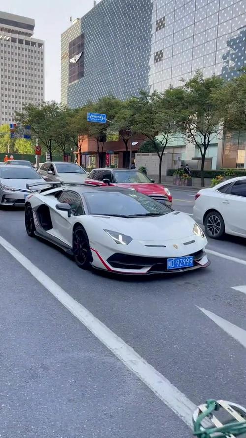 杭州兰博基尼撞车(杭州兰博基尼svj)-图2 杭州兰博基尼撞车(杭州兰博基尼svj)-图2