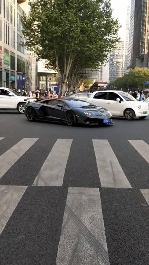 兰博基尼东京炸街(兰博基尼集体炸街)-图2 兰博基尼东京炸街(兰博基尼集体炸街)-图2