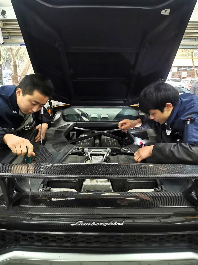 兰博基尼怎么修（兰博基尼维修视频）