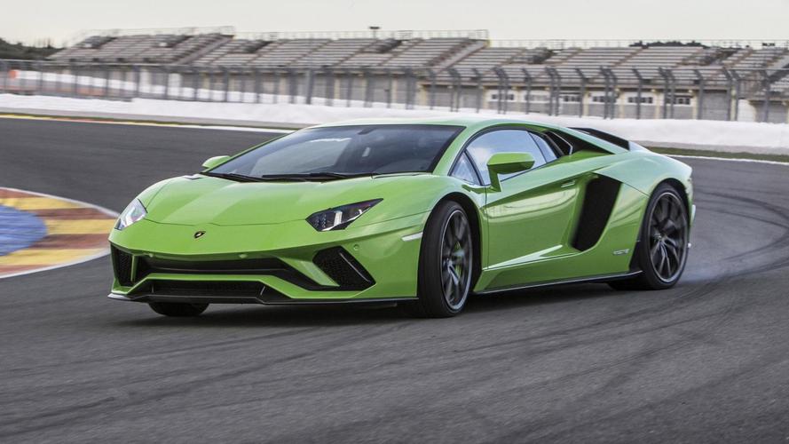 兰博基尼aventadors报价(兰博基尼aventador s coupe)-图2 兰博基尼aventadors报价(兰博基尼aventador s coupe)-图2