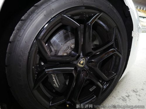 兰博基尼大牛轮毂规格(兰博基尼大牛轮胎多少钱)-图2 兰博基尼大牛轮毂规格(兰博基尼大牛轮胎多少钱)-图2