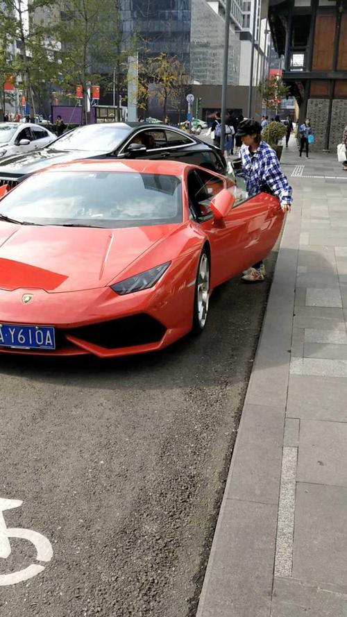 成都共享兰博基尼(共享兰博基尼怎么收费)-图2 成都共享兰博基尼(共享兰博基尼怎么收费)-图2