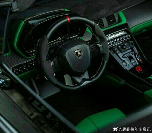 夜晚兰博基尼车内图片(晚上兰博基尼图片大全)-图2 夜晚兰博基尼车内图片(晚上兰博基尼图片大全)-图2