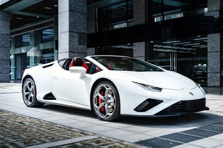 新兰博基尼飓风(兰博基尼飓风performante)-图2 新兰博基尼飓风(兰博基尼飓风performante)-图2