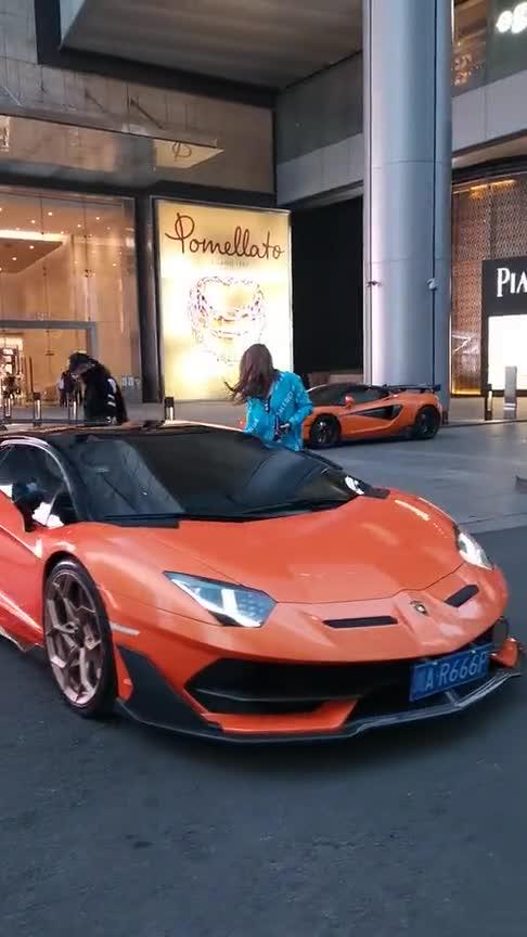 杰伦的兰博基尼(j姐兰博基尼)-图2 杰伦的兰博基尼(j姐兰博基尼)-图2