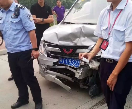面包车撞兰博基尼义乌(7月5号面包车撞劳斯莱斯怎么处理的)-图2 面包车撞兰博基尼义乌(7月5号面包车撞劳斯莱斯怎么处理的)-图2