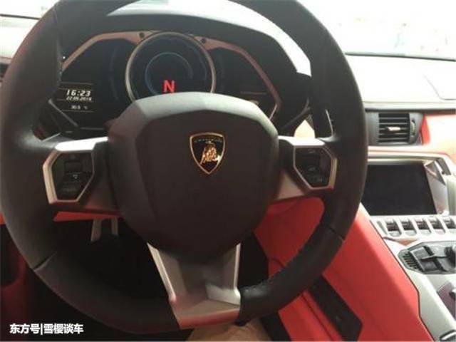 开兰博基尼照片人物(开兰博基尼炫富图片)-图2 开兰博基尼照片人物(开兰博基尼炫富图片)-图2