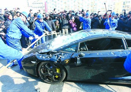 州抢兰博基尼(兰博基尼砸车事件)-图3 州抢兰博基尼(兰博基尼砸车事件)-图3